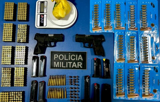 Apreensão de armas e drogas