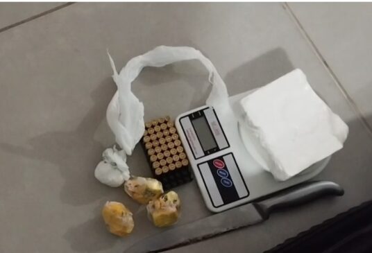 A PM apreendeu também munições e 600 gramas de cocaína